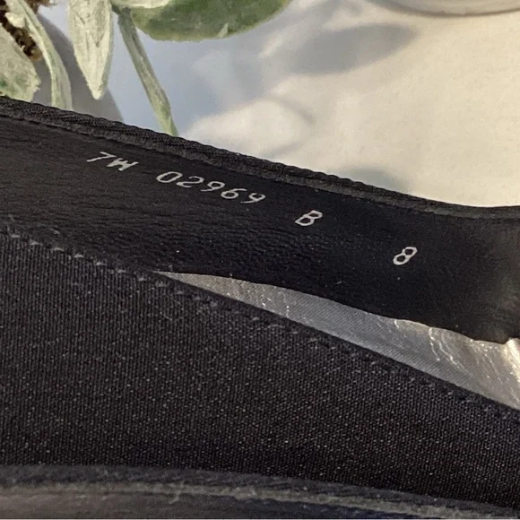 Stuart Weitzman Elegant Black Pumps w Silver Spike Rhinestone Heels Sz 7 - Picture 6 of 6